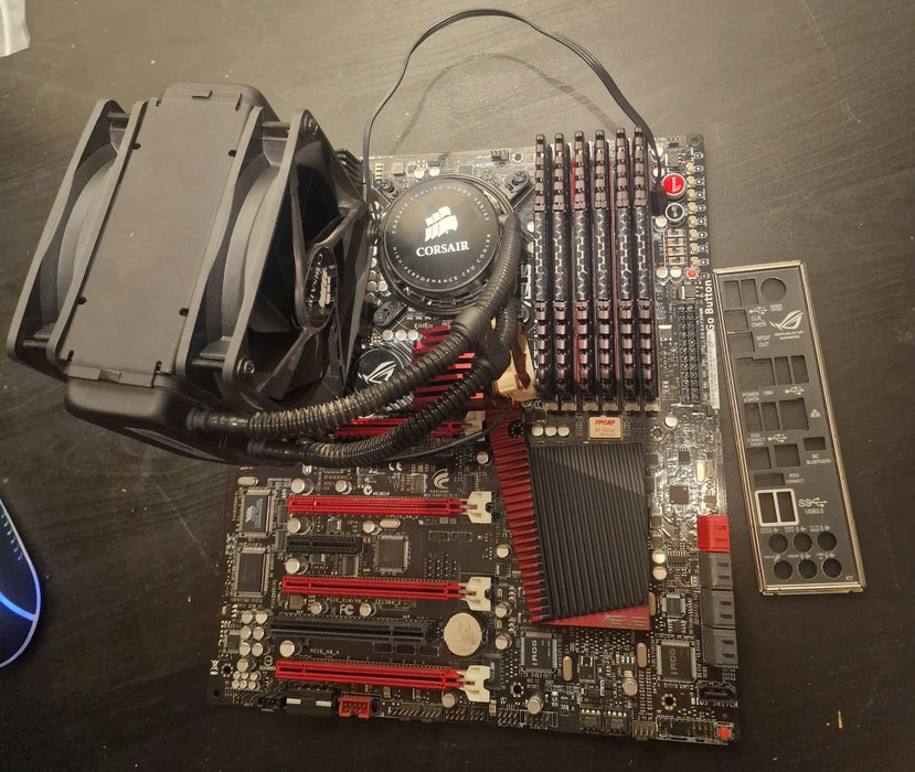 ASUS ROG Rampage III Extreme - LGA1366 + Intel Core i7-980X Extreme Edition 3.33GHz - LGA1366 + 24GB DDR3 + Kjøler