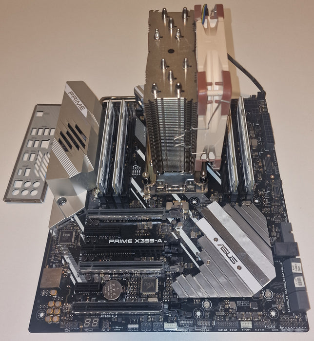 Asus Prime X399-A - TR4 + AMD Ryzen Threadripper 1920X + Noctua NH-U12S TR4-SP3 CPU Kjøler + 32GB DDR4