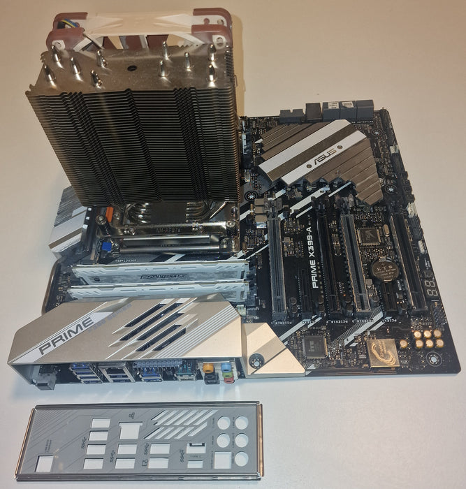 Asus Prime X399-A - TR4 + AMD Ryzen Threadripper 1920X + Noctua NH-U12S TR4-SP3 CPU Kjøler + 32GB DDR4