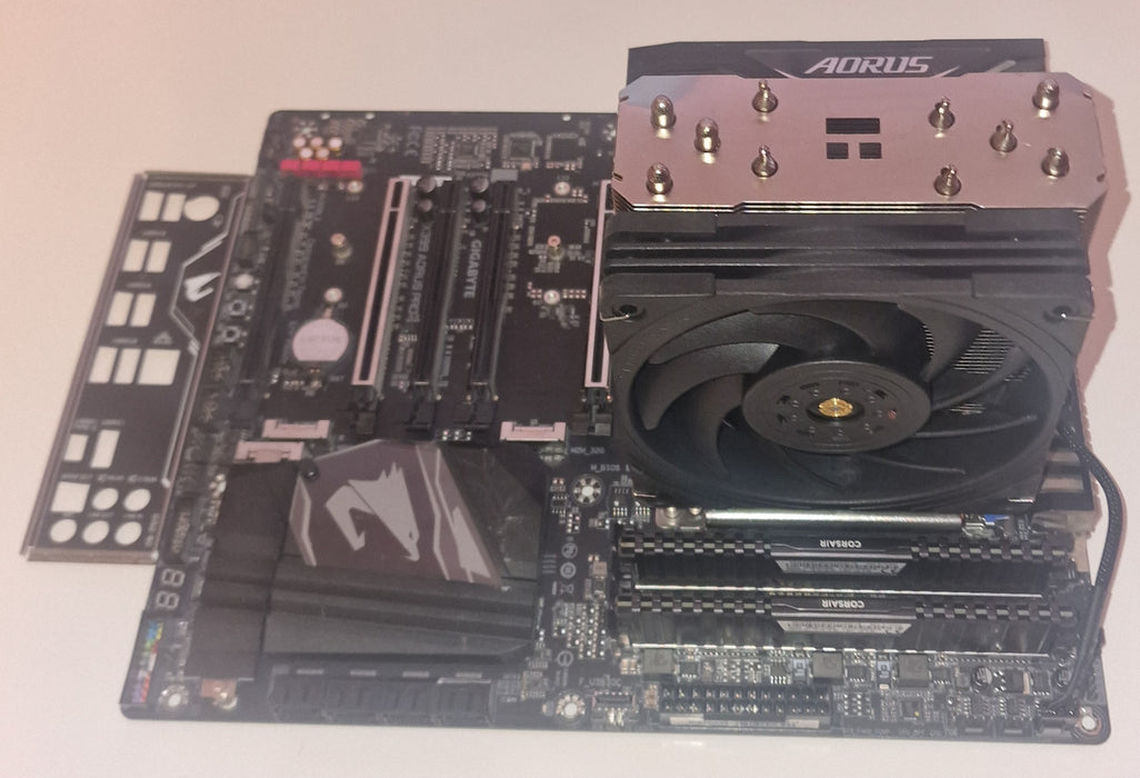 Gigabyte X399 Aorus Pro - TR4 + AMD Ryzen Threadripper 1900X + Thermalright TA120 EX - TR4 CPU Kjøler + 32GB DDR4