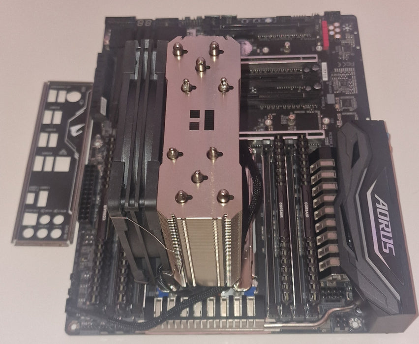 Gigabyte X399 Aorus Pro - TR4 + AMD Ryzen Threadripper 1900X + Thermalright TA120 EX - TR4 CPU Kjøler + 32GB DDR4