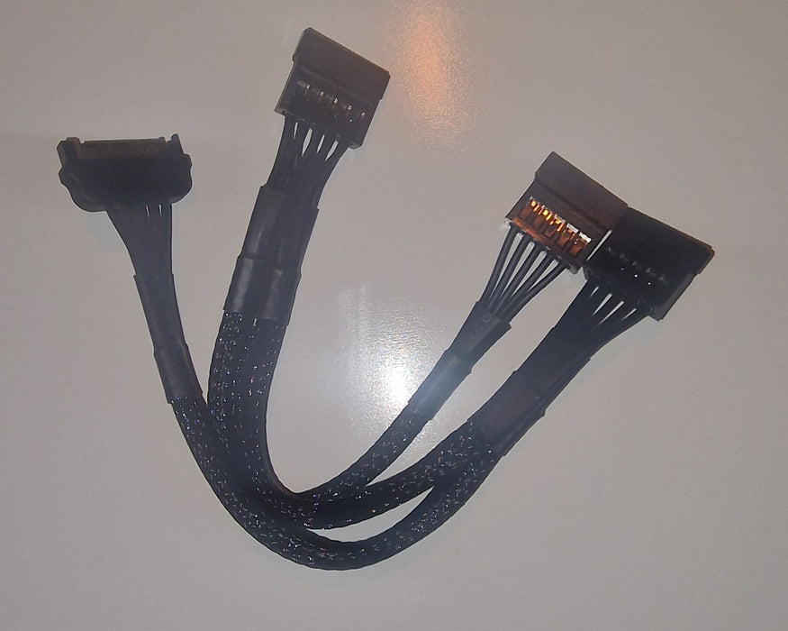 SATA 15-pin til 3x SATA 15-pin