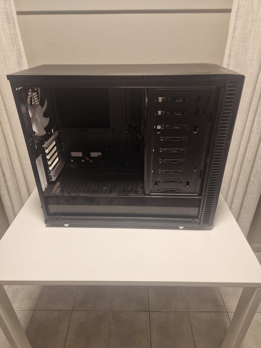 Fractal Design Define R6 USB-C Sort TG u/ Sidepanel