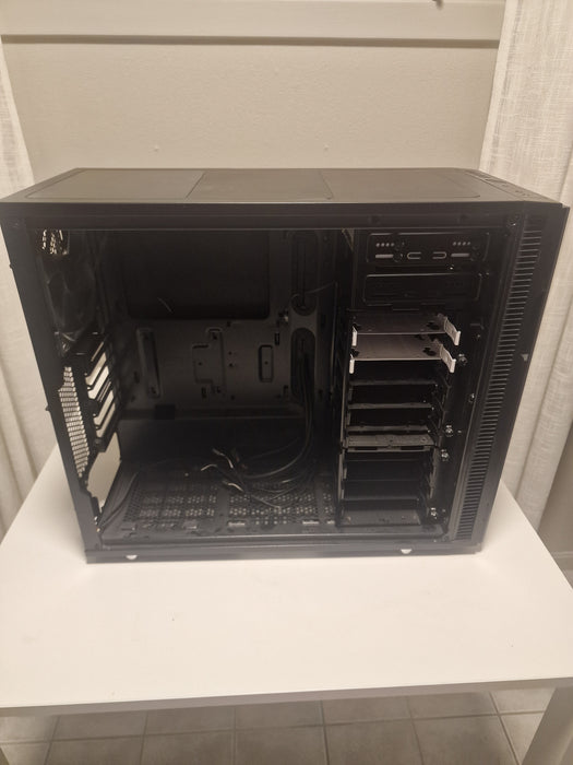Fractal Design Define R5 Sort - Window