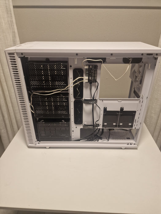 Fractal Design Define S2 Hvit u/ Sidepanel