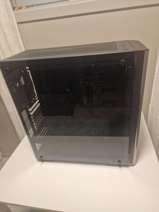 Svive Luna S700 W Midi Tower