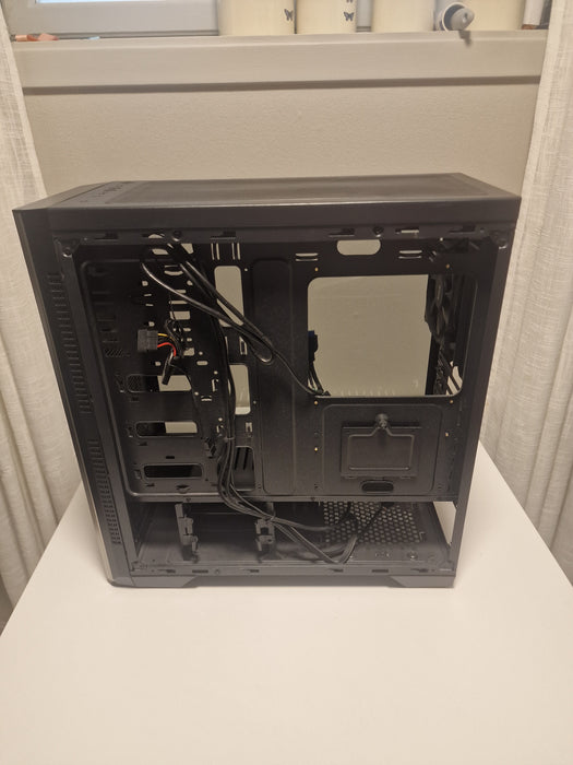 Svive Luna S700 W Midi Tower