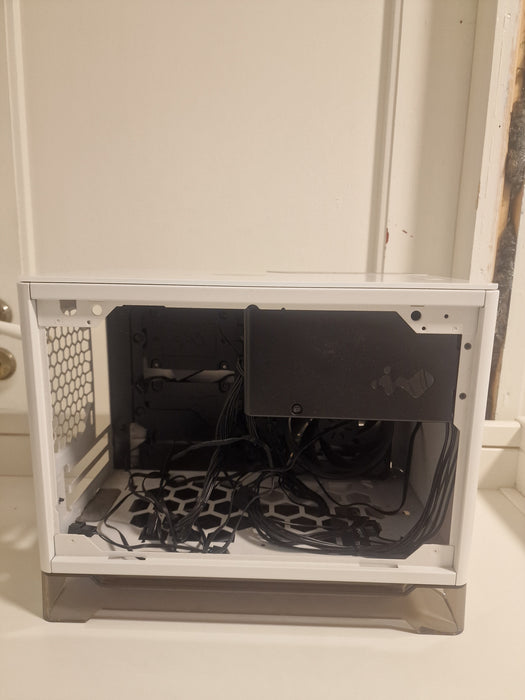 In Win A1 PLUS Hvit m/650W PSU