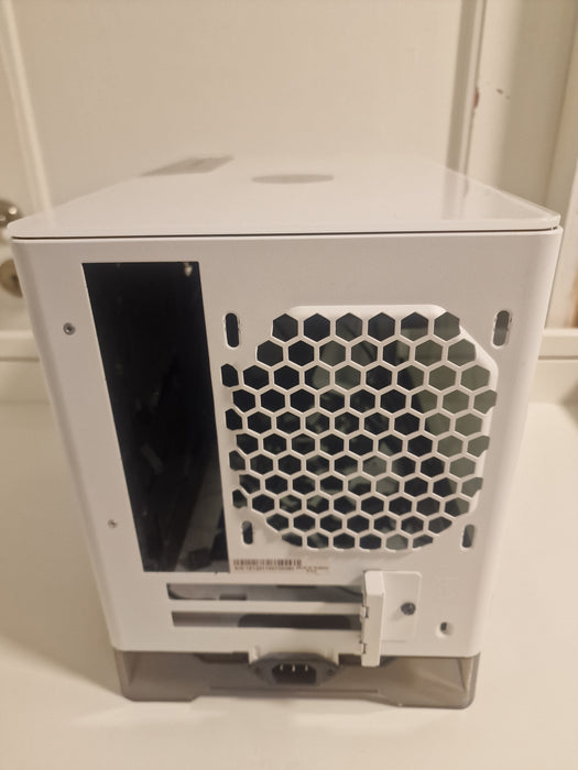 In Win A1 PLUS Hvit m/650W PSU