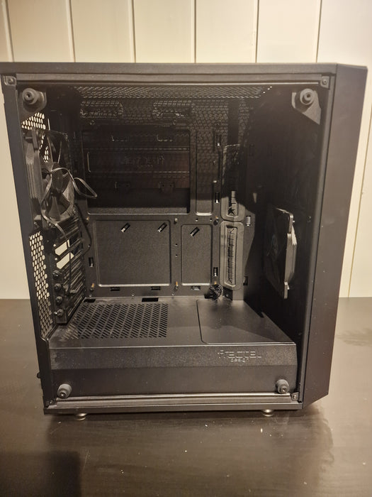 Fractal Design Meshify C TG (sort)