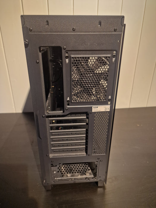 Svive Luna S700 W Midi Tower