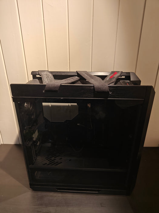 Asus ROG Strix Helios (Sort/Transparent)