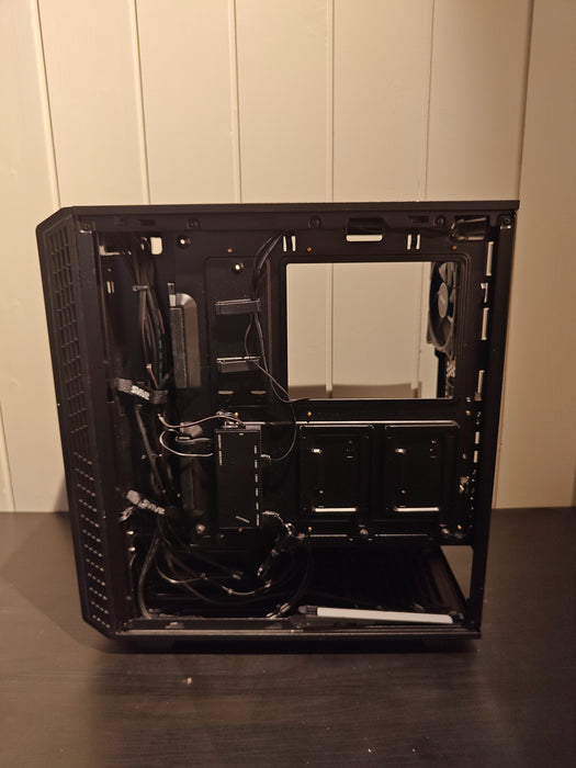 Svive Halo S650 Midi Tower