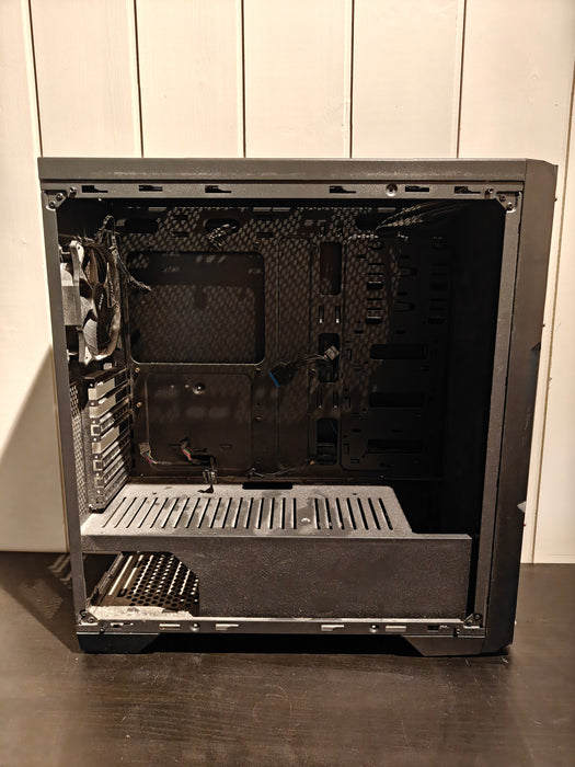Svive Luna X750 W Midi Tower