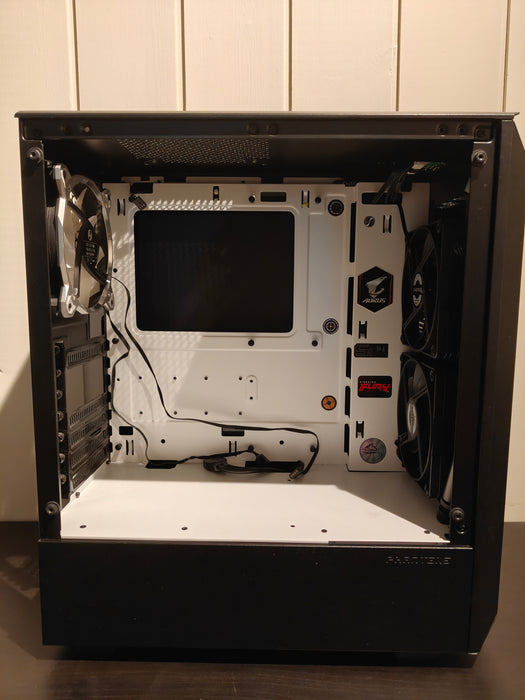Phanteks Eclipse P300 Mid Tower (sort/hvit)