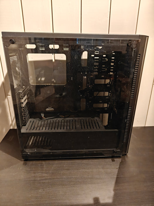 Svive Luna S700 W Midi Tower