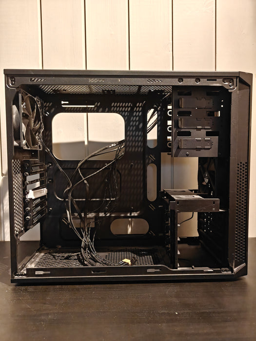 Corsair Carbide 200R Midi Tower Sort
