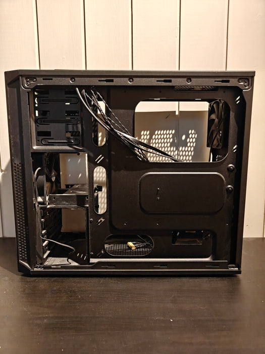 Corsair Carbide 200R Midi Tower Sort