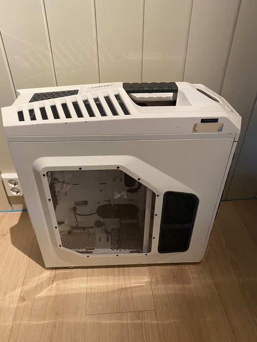 CM Storm Stryker Gaming Big Tower