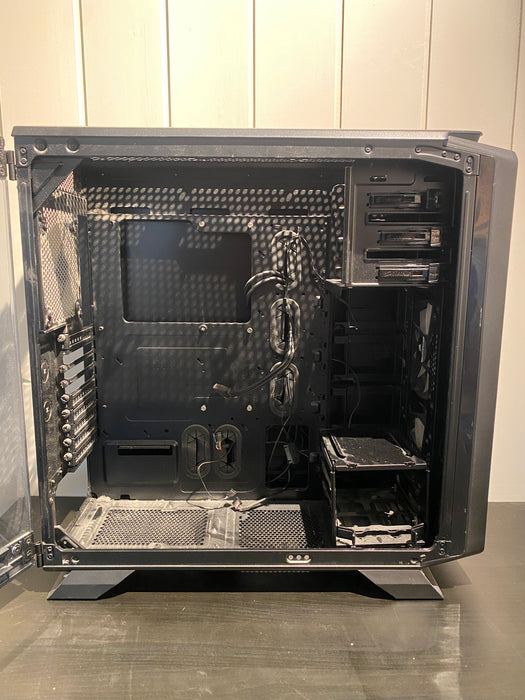 Corsair Graphite 760T Big Tower (sort)