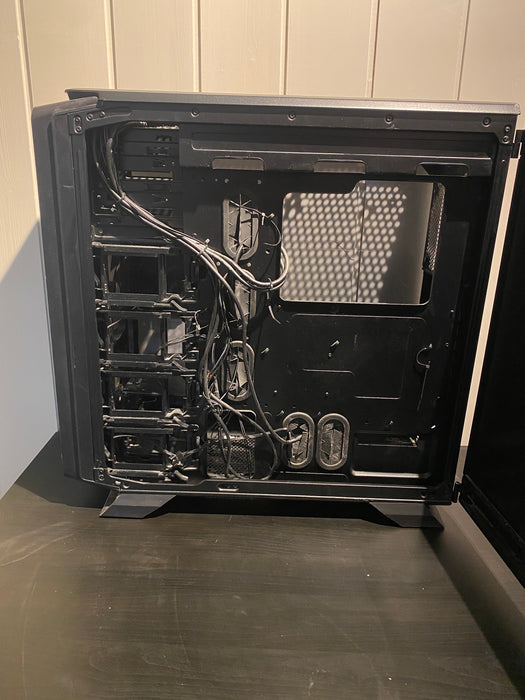 Corsair Graphite 760T Big Tower (sort)