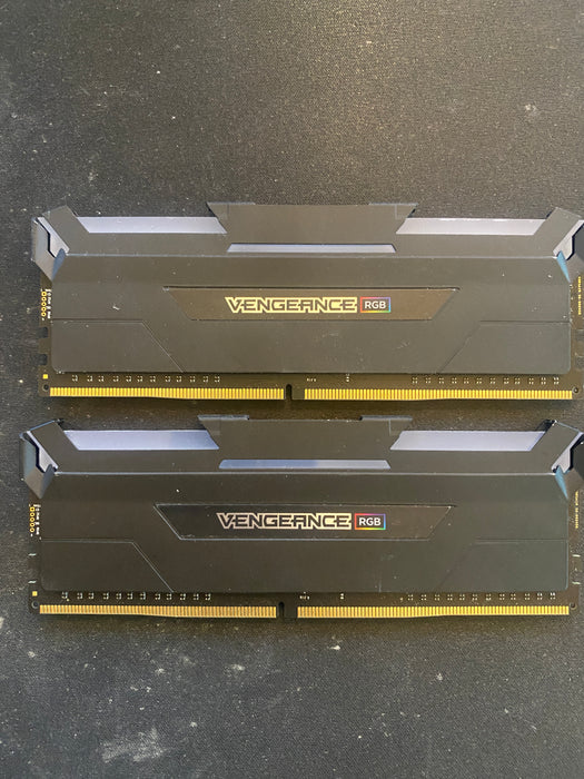 CMR16GX4M2C3600C18 Corsair Vengeance RGB 16GB Kit (2 X 8GB) PC4-28800 DDR4-3600MHz non-ECC Unbuffered CL18 (18-19-19-39) 288-Pin (UTEN RGB)