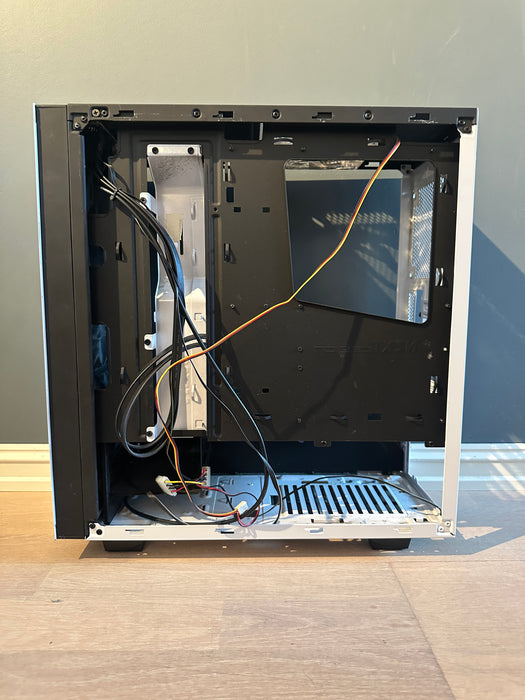 NZXT S340 Midi Tower Hvit