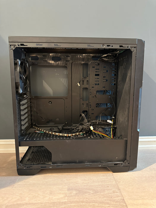 Svive Luna X750 W Midi Tower