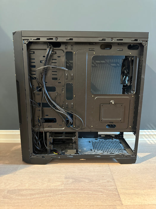 Svive Luna X750 W Midi Tower