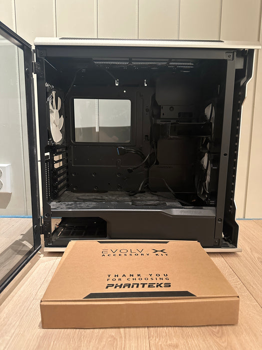 Enthoo Evolv X Glass Midi Tower Sølv