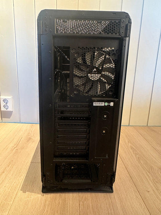 Corsair Graphite 760T Big Tower (sort)