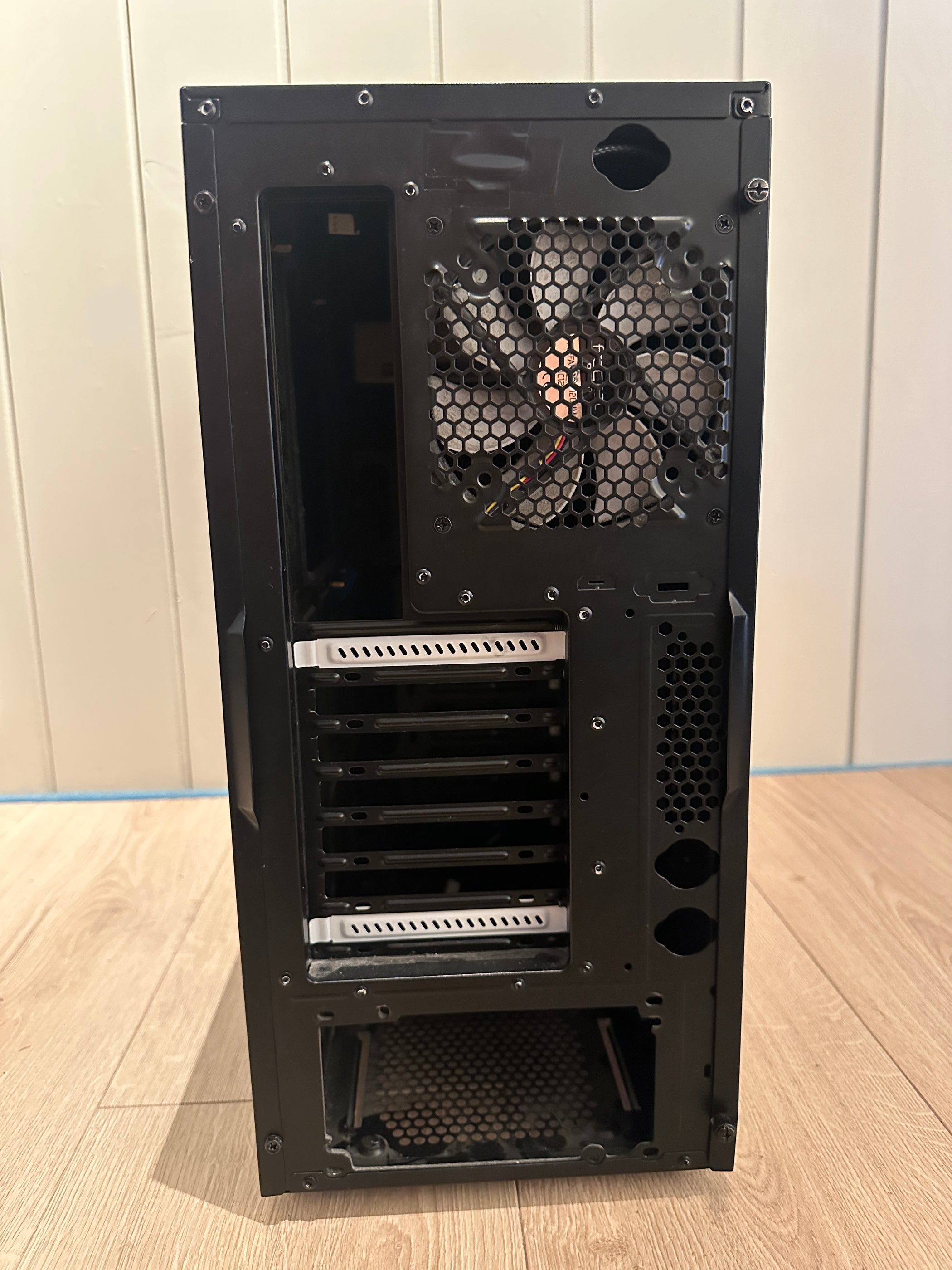 Fractal Design Define R3 USB 3.0 — Rebuild IT