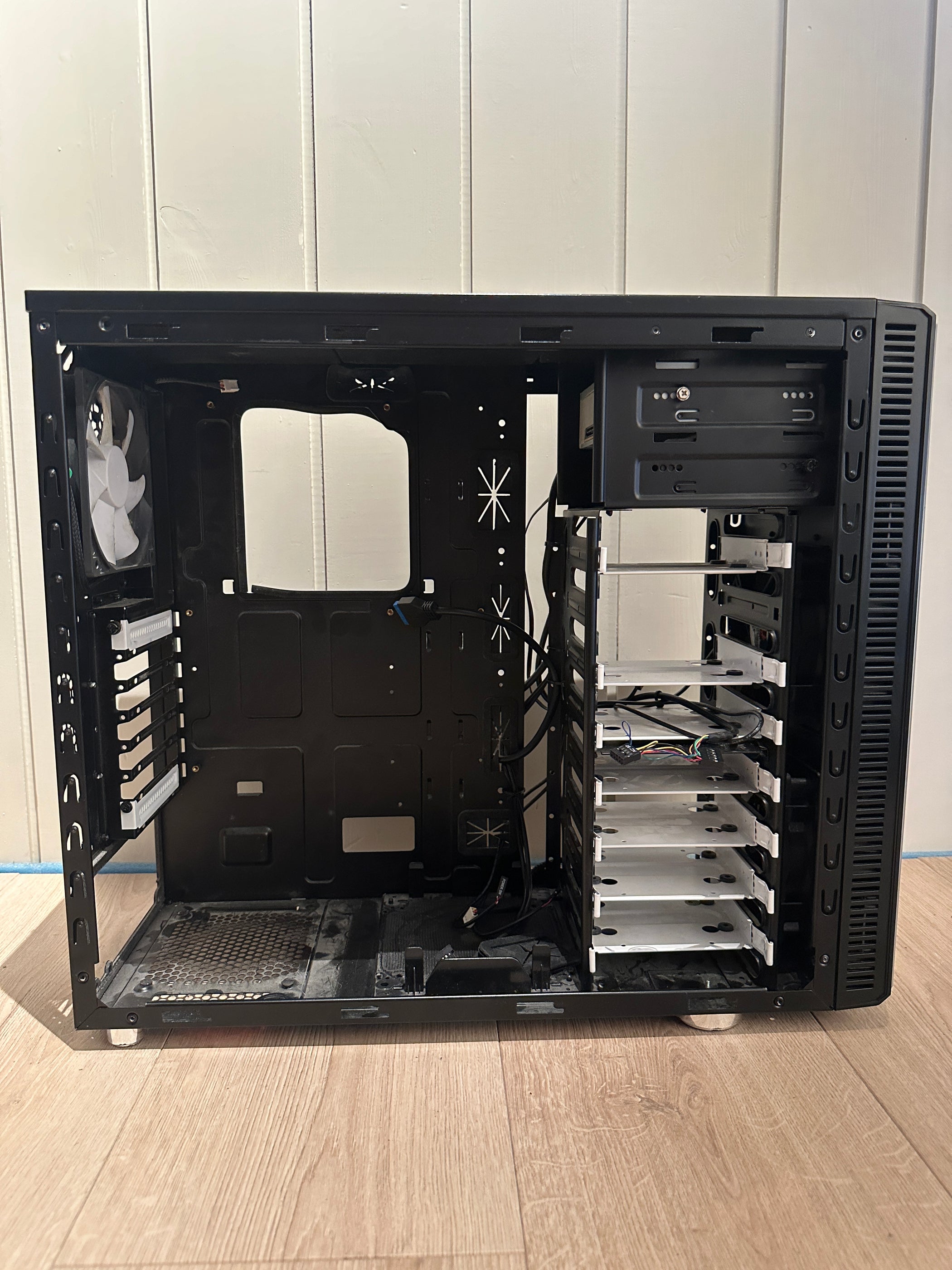 Fractal Design Define R3 USB 3.0 — Rebuild IT