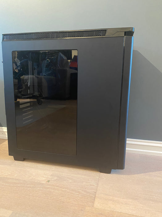 NZXT H440 Special Edition Midi Tower - Designed by Razer